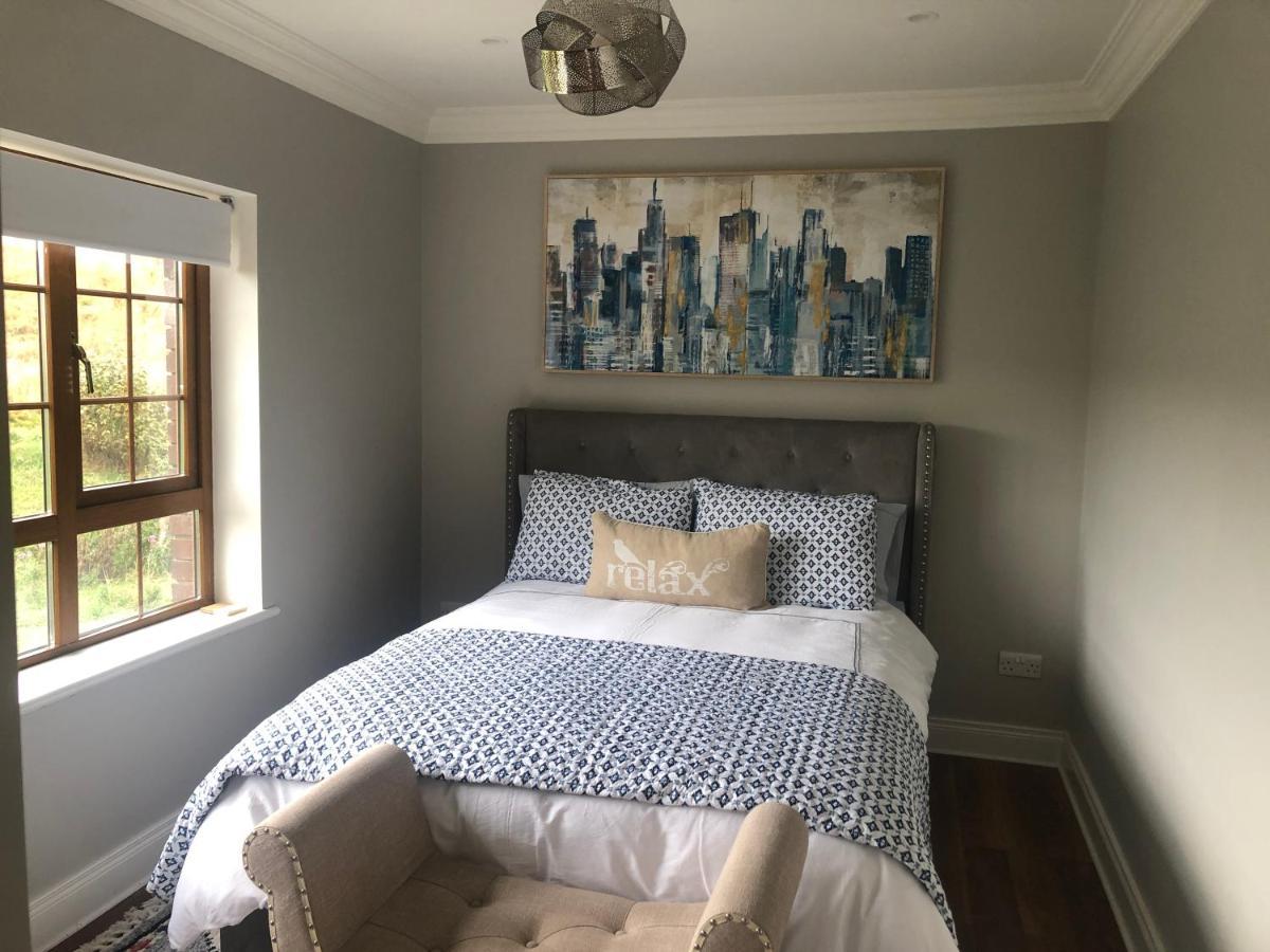 The Fairways, Castleblayney Bed & Breakfast Eksteriør bilde